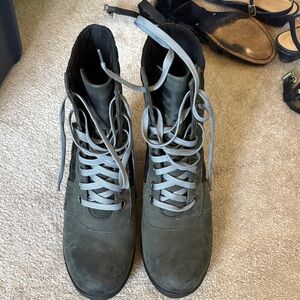 Sorel Lexie wedge bootie. Charcoal/Black Lace-Up. Like new